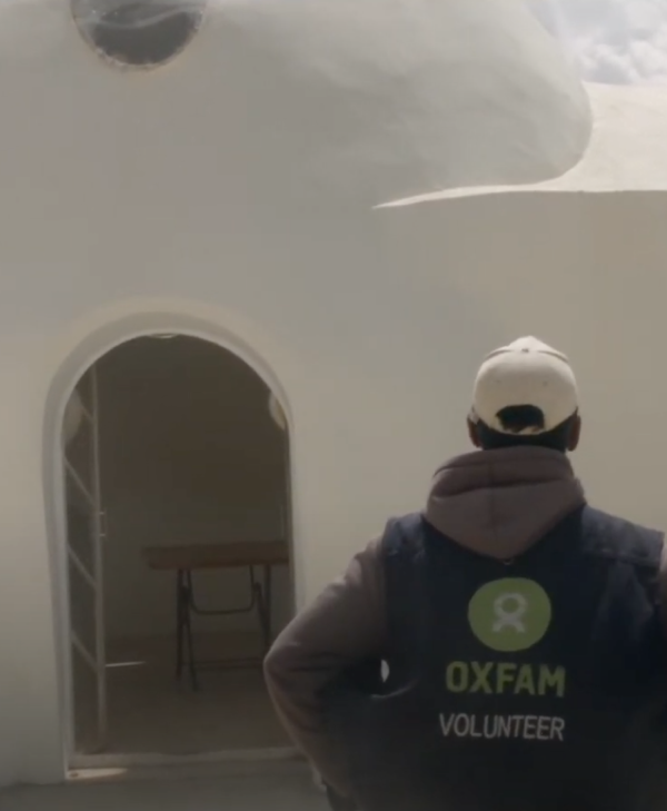 SuperAdobe in Za'atari Refugee Camp funded by Oxfam